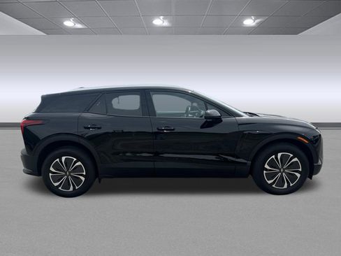 Used 2024 Chevrolet Blazer EV LT AWD/4WD image 2
