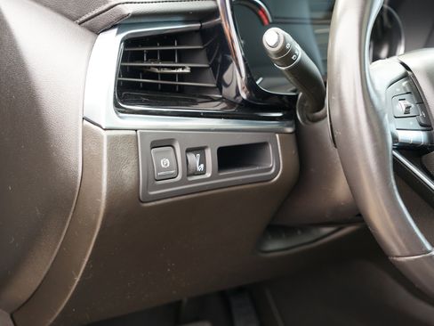 Used 2023 Cadillac XT6 Luxury image 18