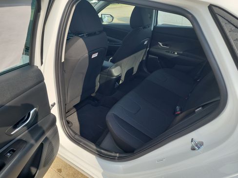 New 2026 Hyundai Elantra SE FWD image 16