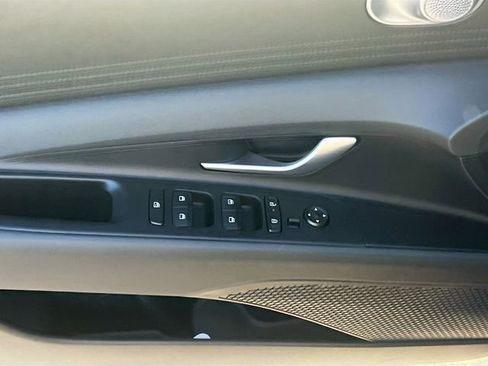 New 2026 Hyundai Elantra SE image 17