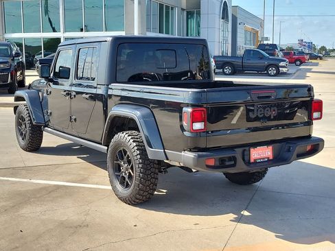 Used 2023 Jeep Gladiator Sport AWD/4WD image 12