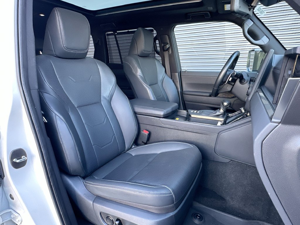 Used 2024 Lexus GX 550 w/ Accessory Package (Z1) AWD/4WD image 29