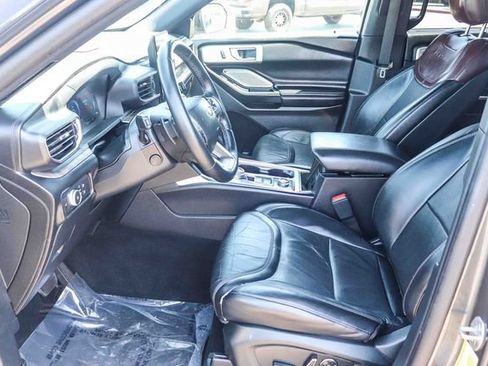 Used 2020 Ford Explorer Platinum w/ Premium Technology Package AWD/4WD image 21