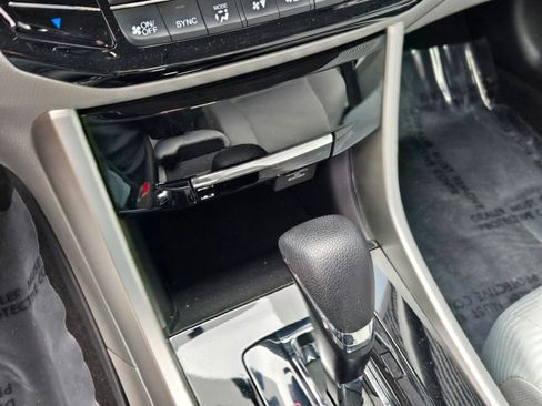 Used 2016 Honda Accord LX image 22