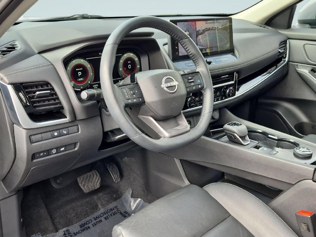 Used 2025 Nissan Rogue SL w/ SL Premium Package AWD/4WD image 14