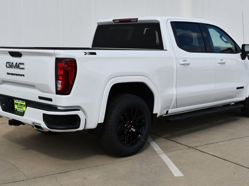 New 2026 GMC Sierra 1500 Elevation w/ LPO, Elevation Black Package AWD/4WD image 7