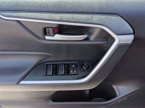 Used 2025 Toyota RAV4 XLE FWD image 18