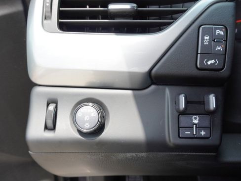 Used 2018 Chevrolet Tahoe Premier RWD image 19