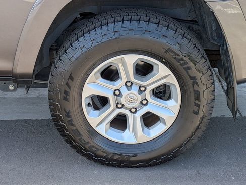 Used 2022 Toyota 4Runner SR5 Premium w/ Moonroof Package RWD image 27