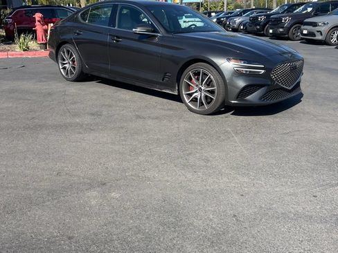 Used 2025 Genesis G70 2.5T RWD image 5
