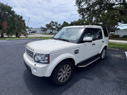 Used 2010 Land Rover LR4 HSE LUX AWD/4WD image 2
