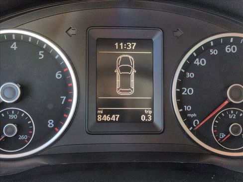 Used 2013 Volkswagen Tiguan SE image 11