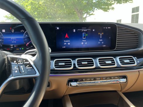 Certified 2025 Mercedes-Benz GLS 450 4MATIC image 32