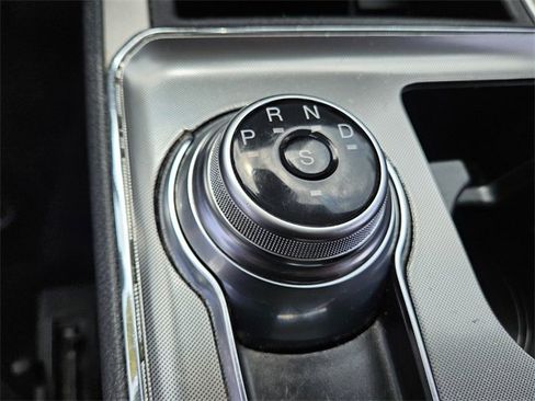 Used 2022 Ford Edge SEL image 11