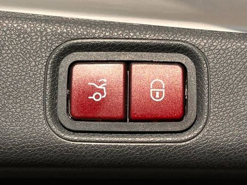 Used 2018 Mercedes-Benz E 300 E 300 image 30