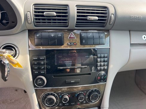 Used 2007 Mercedes-Benz C 230 Sedan image 31