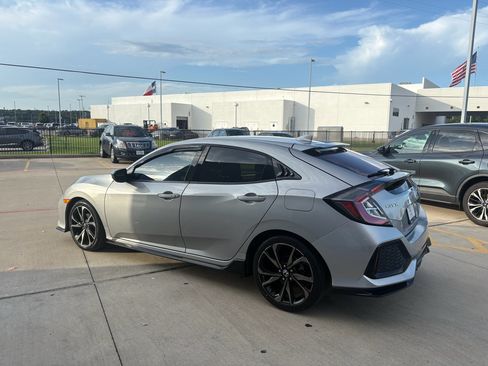Used 2018 Honda Civic Sport Touring image 6