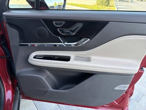 Certified 2023 Lincoln Corsair FWD image 19