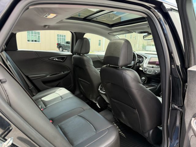 Used 2020 Chevrolet Malibu Premier FWD image 18