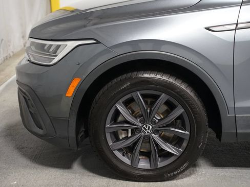 Used 2022 Volkswagen Tiguan SE FWD image 5