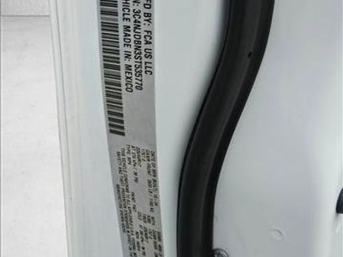 Used 2025 Jeep Compass Latitude image 27