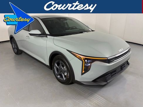 New 2026 Kia K4 FWD image 1