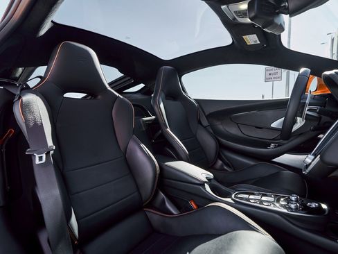 Used 2023 McLaren GT image 39