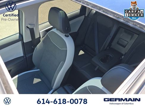Certified 2025 Volkswagen Taos SE w/ Panoramic Sunroof Package AWD/4WD image 21