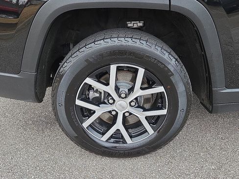 Used 2025 Jeep Grand Cherokee L Limited image 7