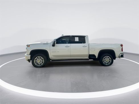 Used 2022 Chevrolet Silverado 3500 High Country w/ Safety Package II image 5