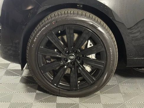 New 2025 Land Rover Range Rover SE image 14