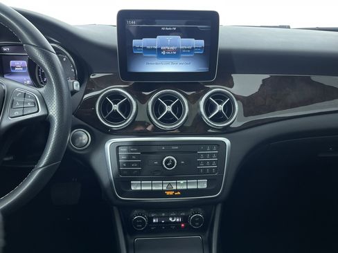 Used 2018 Mercedes-Benz CLA 250 4MATIC image 19