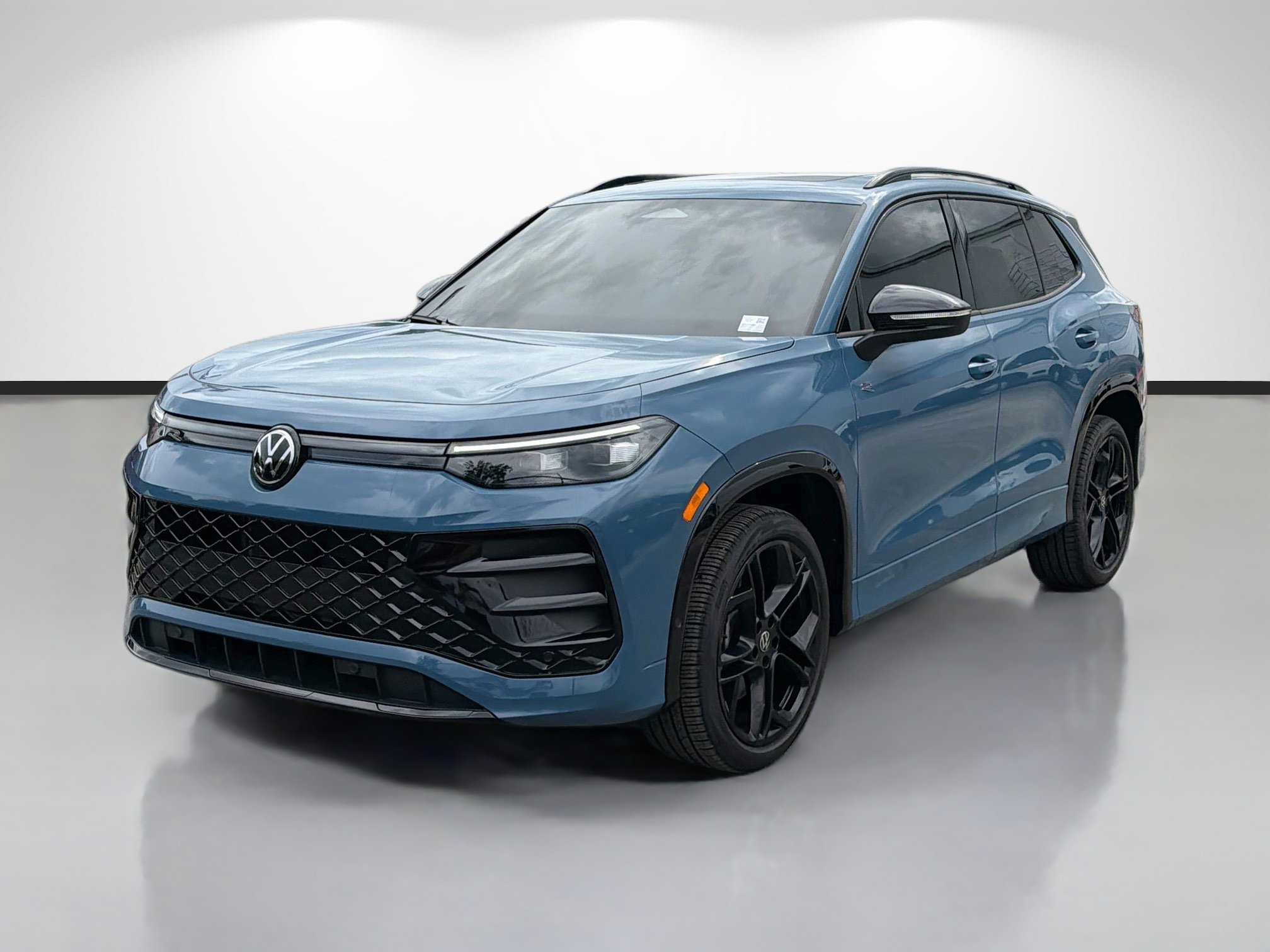Used 2026 Volkswagen Tiguan SE R-Line AWD/4WD image 7