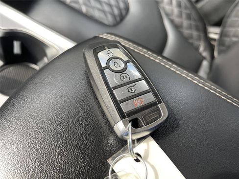 Used 2024 Ford Edge Titanium AWD/4WD image 46
