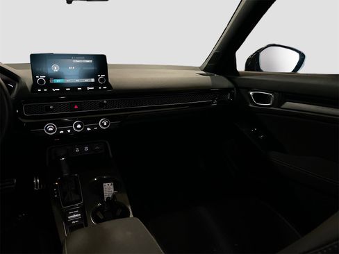 Used 2025 Honda Civic Sport image 22