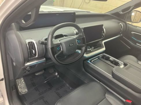 Used 2025 Ford Expedition Max Platinum w/ Stealth Performance Package AWD/4WD image 6