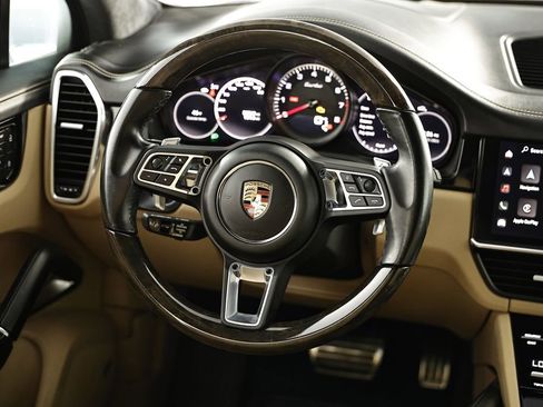 Certified 2022 Porsche Cayenne Turbo AWD/4WD image 29