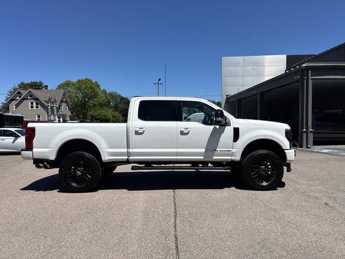 Certified 2022 Ford F250 Lariat w/ Black Appearance Package AWD/4WD image 8