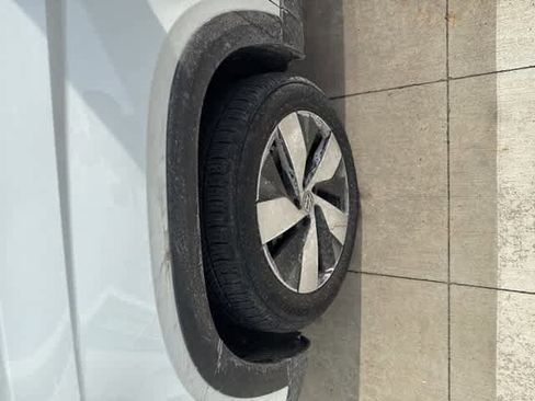 Used 2025 Volkswagen Taos S image 10