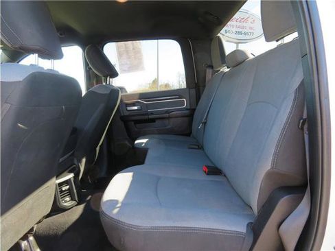 Used 2021 RAM 2500 Big Horn image 25