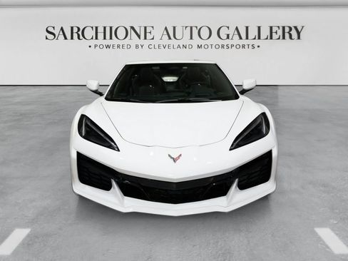 Used 2025 Chevrolet Corvette Z06 RWD image 4
