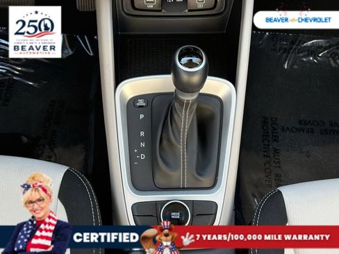 Used 2025 Hyundai Venue SEL FWD image 20