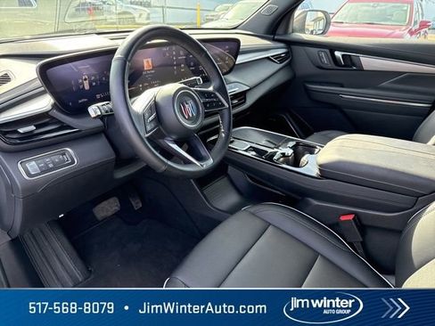 Used 2025 Buick Enclave Preferred image 28