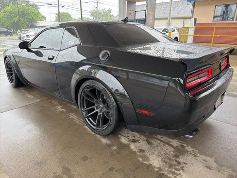 Used 2021 Dodge Challenger R/T Scat Pack RWD image 4
