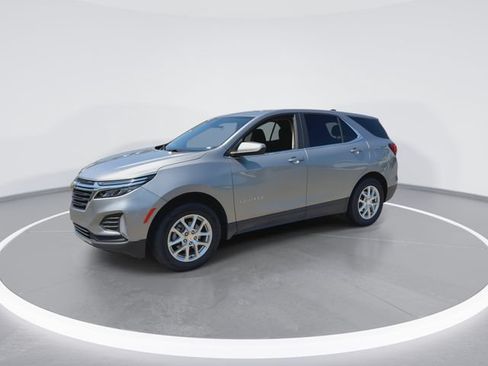 Used 2024 Chevrolet Equinox LT AWD/4WD image 4