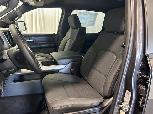 New 2026 RAM 1500 Express AWD/4WD image 4