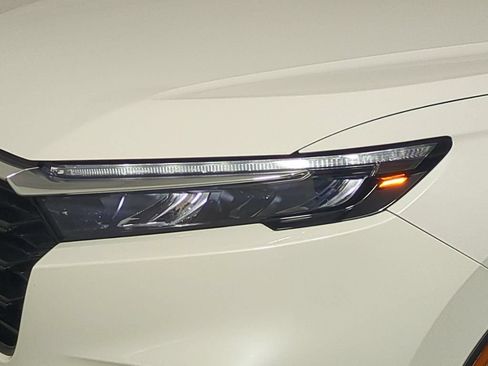 Used 2025 Honda CR-V EX-L image 10