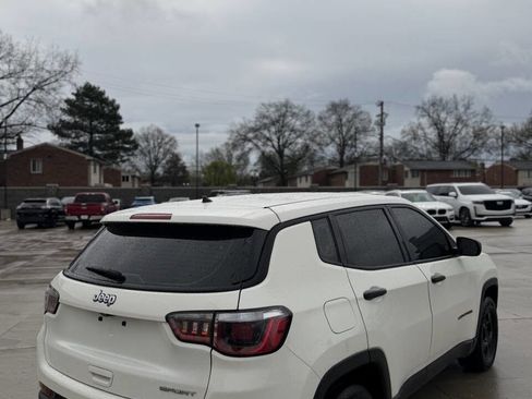 Used 2018 Jeep Compass Sport FWD image 7
