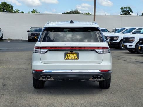 New 2026 Lincoln Aviator AWD image 5