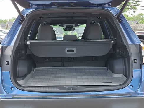 Used 2025 Subaru Forester Premium AWD/4WD image 31